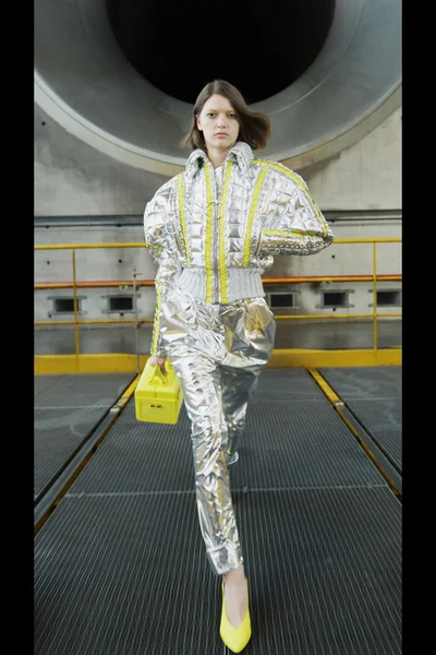 Look 49